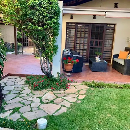 Apartamento Con Jardin Cochabamba Exterior photo